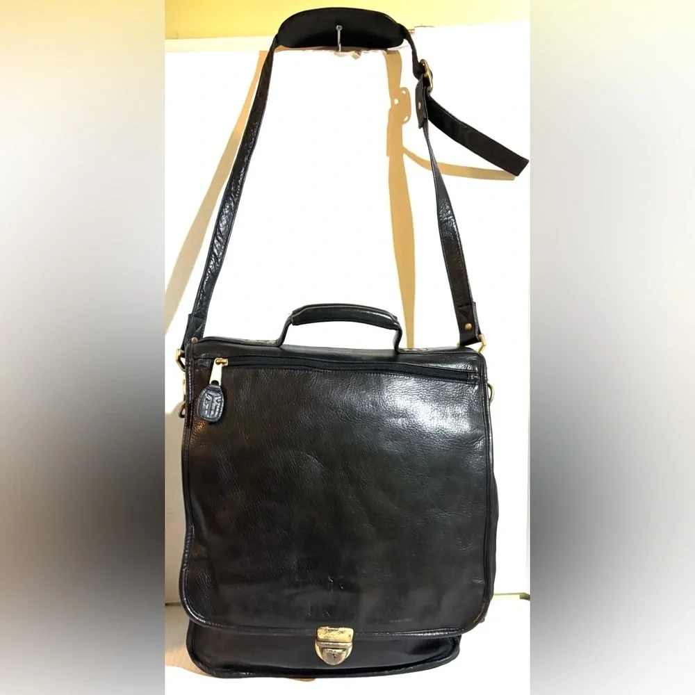 Frye vintage unisex Black distressed Leather Messenger Bag